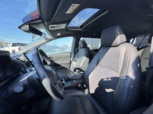 Used 2024 Honda Odyssey Sport image 18