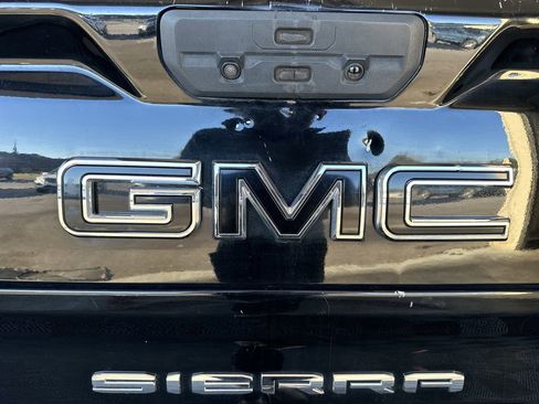 Used 2022 GMC Sierra 1500 Elevation w/ LPO, Elevation Black Package image 32