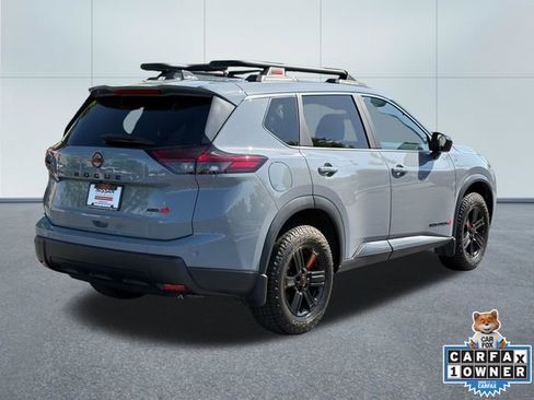 Used 2025 Nissan Rogue SV AWD/4WD image 3