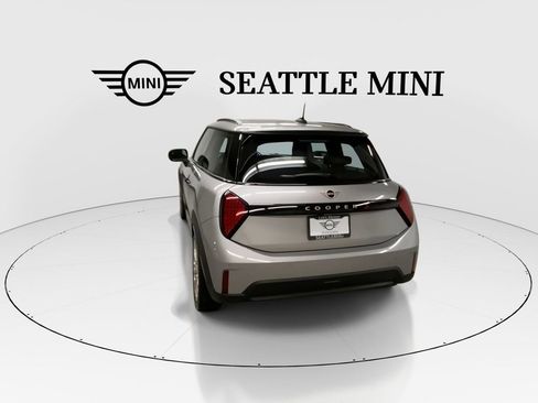 Certified 2025 MINI Cooper S image 9