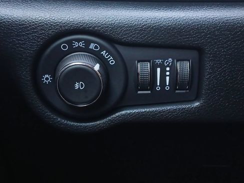 Used 2026 Chrysler Pacifica Limited w/ S Appearance Package FWD image 12