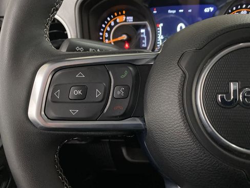 Used 2025 Jeep Wrangler Sahara image 20