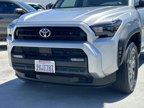 Certified 2026 Toyota 4Runner SR5 AWD/4WD image 7
