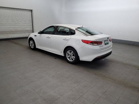 Used 2017 Kia Optima LX FWD image 3