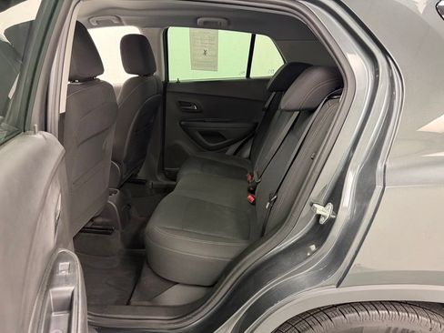 Used 2020 Chevrolet Trax LS FWD image 16
