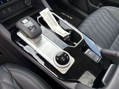 New 2025 Mitsubishi Outlander SEL image 15