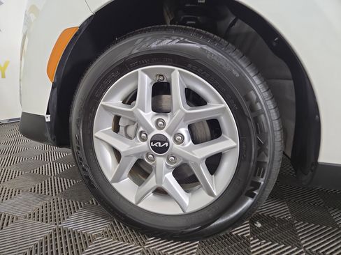 Used 2023 Kia Soul LX w/ LX Technology Package image 30