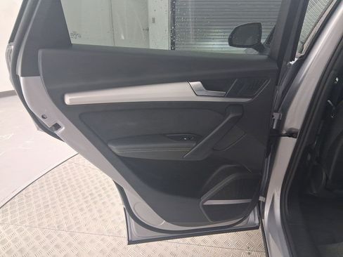 Used 2024 Audi Q5 e Premium Plus w/ Premium Plus Package image 27