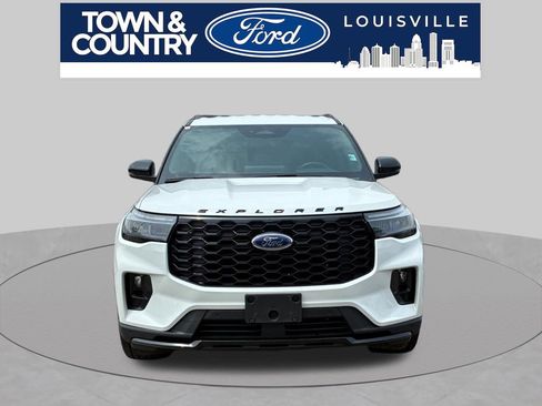 Used 2025 Ford Explorer ST-Line w/ ST-Line Street Pack AWD/4WD image 22
