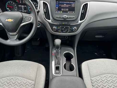 Used 2022 Chevrolet Equinox LS image 10