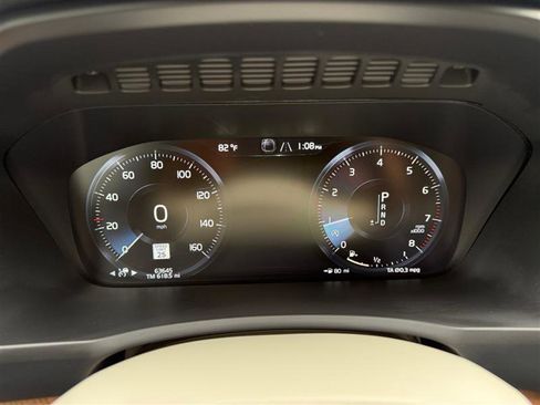 Used 2021 Volvo XC90 T6 Momentum w/ Climate Package image 39