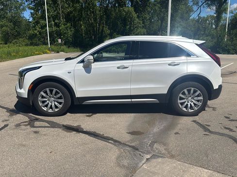 Used 2023 Cadillac XT4 Premium Luxury AWD/4WD image 2