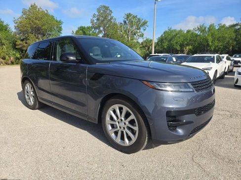 Used 2025 Land Rover Range Rover Sport image 6