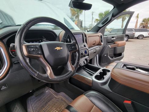 Used 2020 Chevrolet Silverado 3500 High Country image 29