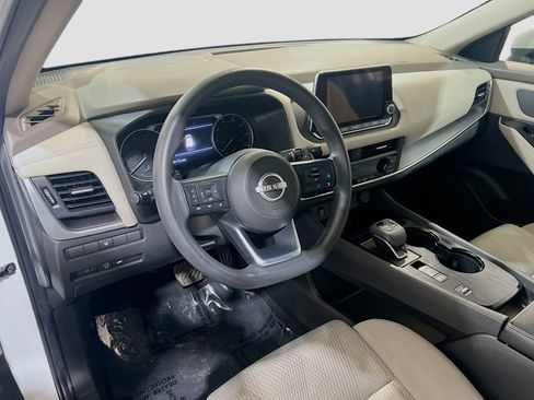 Used 2024 Nissan Rogue SV FWD image 7