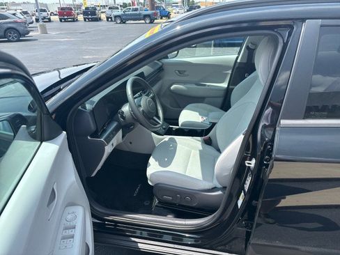 Used 2024 Hyundai Kona SEL w/ Convenience Package image 8