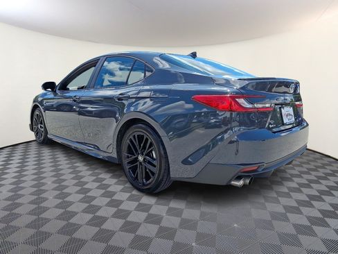 Used 2025 Toyota Camry SE FWD image 4