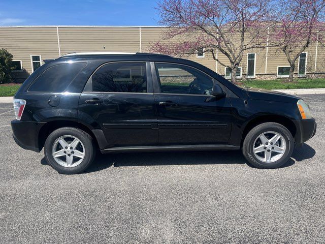 Used 2005 Chevrolet Equinox LT w/ Preferred Equipment Group FWD image 2