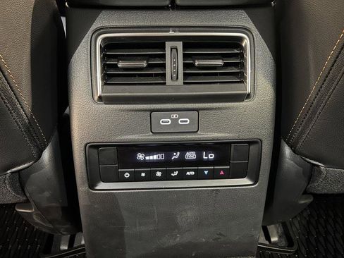 Used 2025 MAZDA CX-70 Plug-In Hybrid w/ Premium Pkg image 29