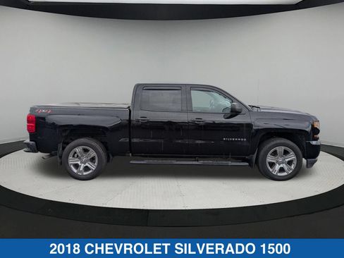 Used 2018 Chevrolet Silverado 1500 Custom w/ Custom Value Package AWD/4WD image 2