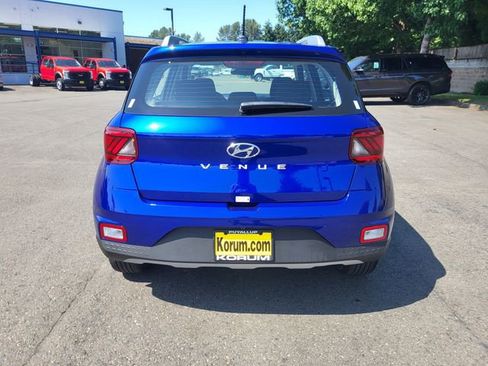 New 2025 Hyundai Venue SEL image 4