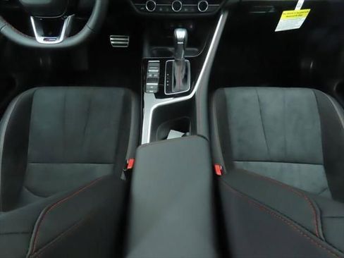 Used 2025 Acura ADX A-Spec image 18