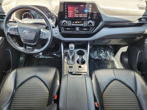 Used 2021 Toyota Highlander XSE AWD/4WD image 15