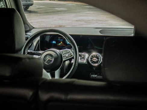Used 2020 Mercedes-Benz GLB 250 w/ Premium Package image 19