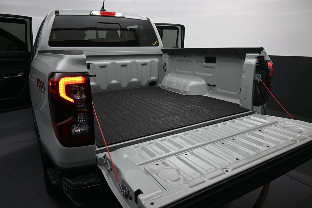 Used 2024 Ford Ranger Lariat w/ FX4 Off-Road Package AWD/4WD image 16