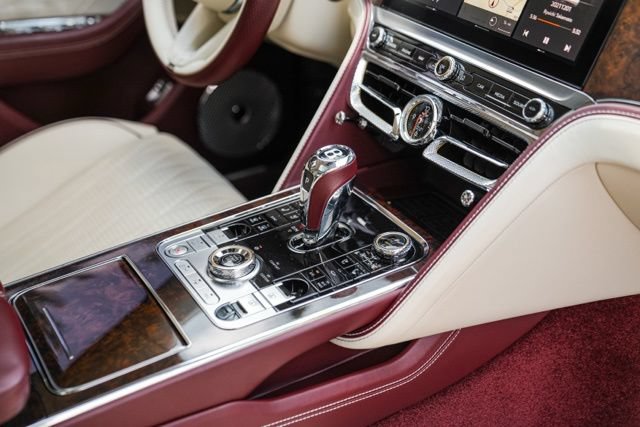 Used 2022 Bentley Flying Spur V8 AWD/4WD image 38