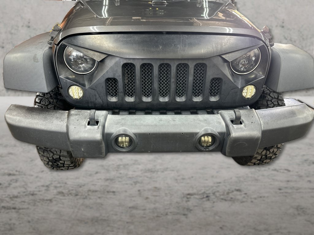 Used 2018 Jeep Wrangler Unlimited Rubicon w/ Cold Weather Group AWD/4WD image 13