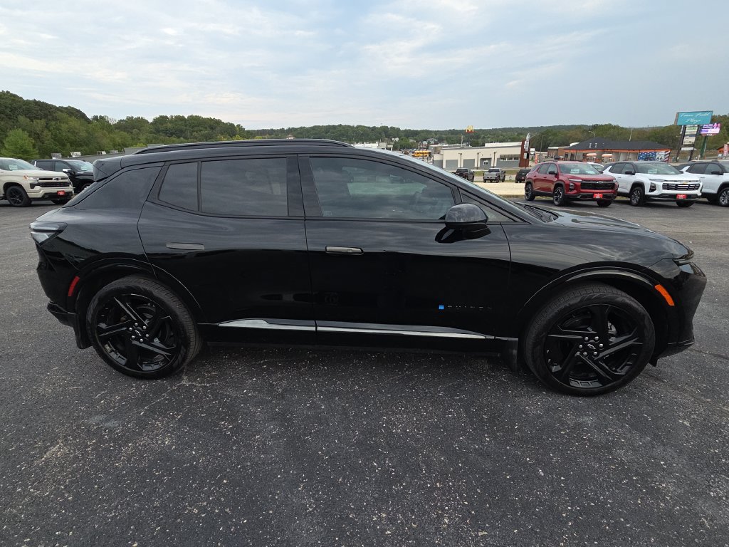 Used 2025 Chevrolet Equinox EV RS w/ Convenience Package II FWD image 9