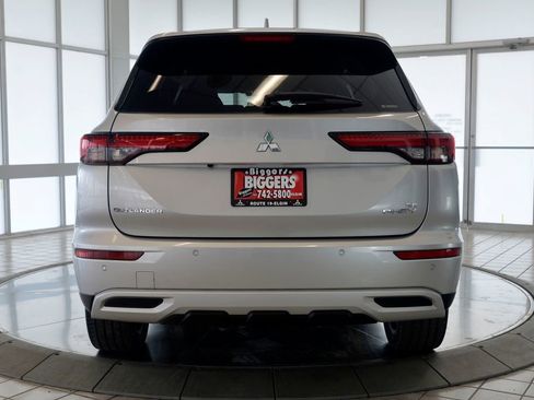 Used 2025 Mitsubishi Outlander SE image 7