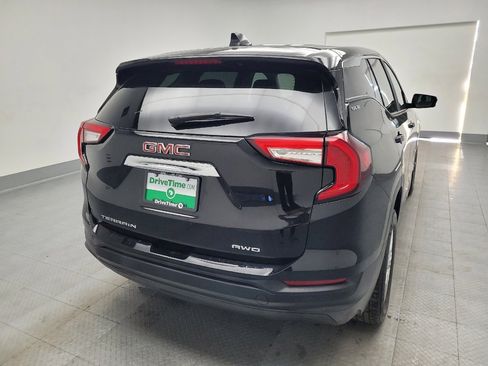Used 2024 GMC Terrain SLE image 7