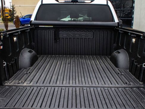 Used 2025 Toyota Tundra Limited AWD/4WD image 40