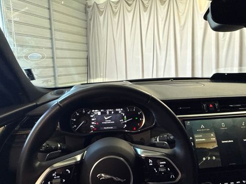 Used 2023 Jaguar XF SE RWD image 22
