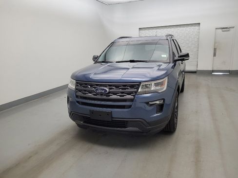 Used 2018 Ford Explorer XLT w/ Equipment Group 202A AWD/4WD image 15