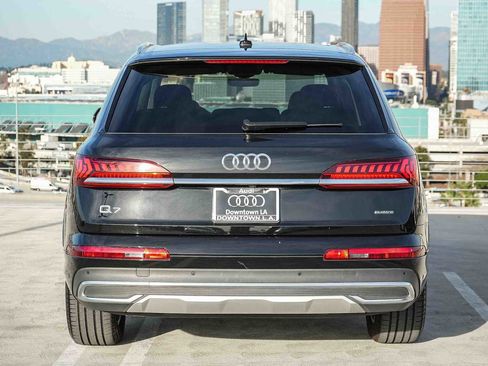 Used 2022 Audi Q7 Premium image 8