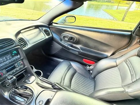 Used 2004 Chevrolet Corvette Convertible w/ Preferred Equipment Group image 16