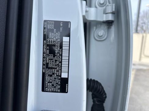 Used 2021 Volvo XC40 T5 R-Design w/ Climate Package image 31