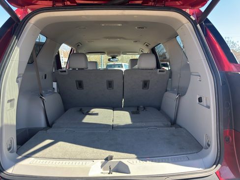 Used 2023 GMC Acadia SLT image 13