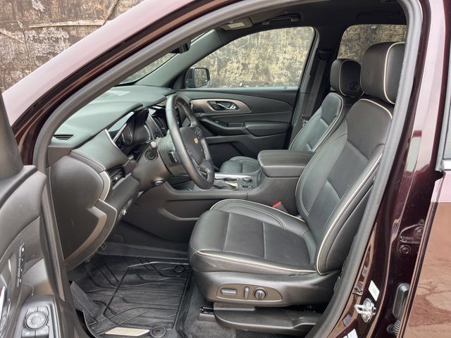 Used 2023 Chevrolet Traverse Premier w/ LPO, Floor Liner Package FWD image 41