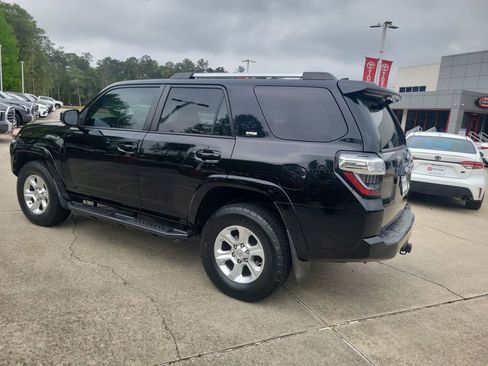 Certified 2019 Toyota 4Runner SR5 AWD/4WD image 3
