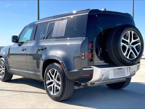 Used 2025 Land Rover Defender 110 S image 15