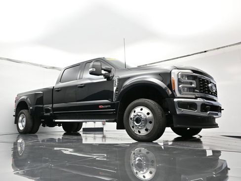 Used 2023 Ford F450 Lariat w/ FX4 Off-Road Package image 40