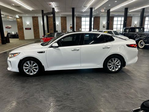 Used 2018 Kia Optima S w/ Panoramic Sunroof Package FWD image 8