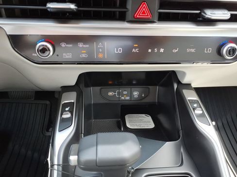 New 2026 Kia Sorento EX w/ EX Premium Package FWD image 16