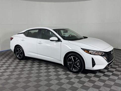 New 2025 Nissan Sentra SV image 2