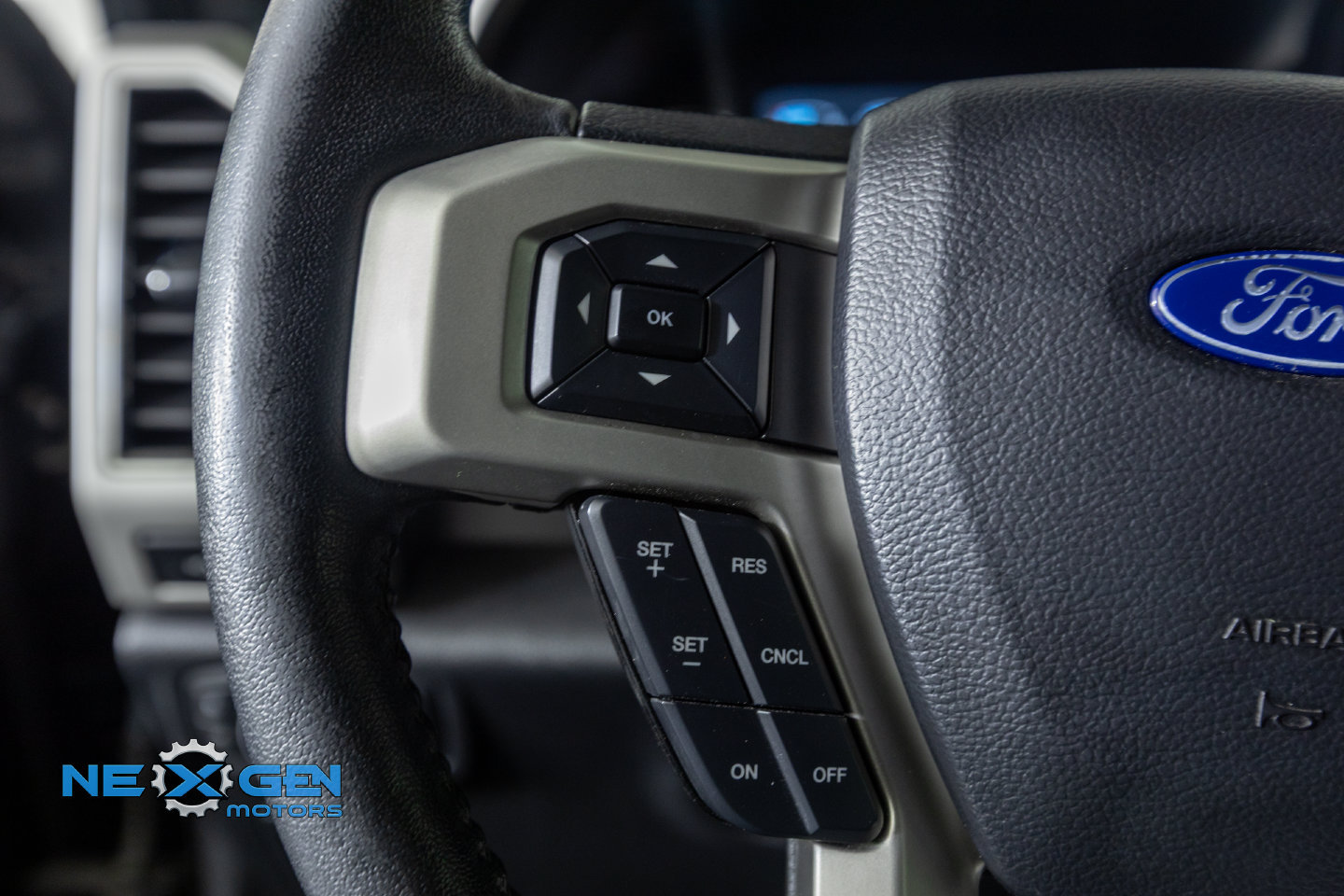 Used 2020 Ford F150 Lariat w/ Equipment Group 502A Luxury AWD/4WD image 14