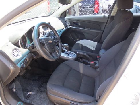 Used 2015 Chevrolet Cruze LT FWD image 5